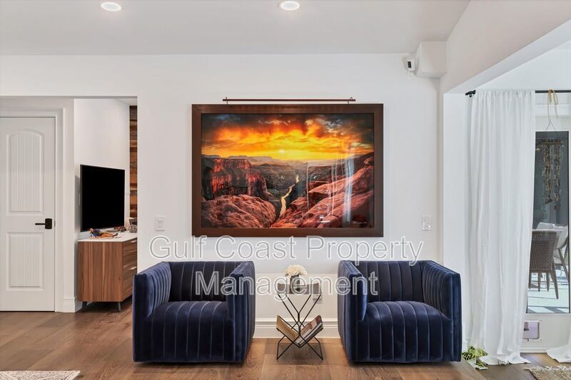 Exclusive Bird Key Waterfront Estate – 5BR Luxury Annual Rental property image