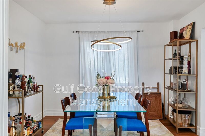 Exclusive Bird Key Waterfront Estate – 5BR Luxury Annual Rental property image