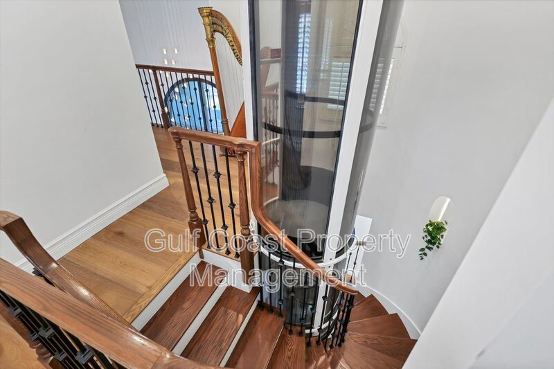 Exclusive Bird Key Waterfront Estate – 5BR Luxury Annual Rental property image