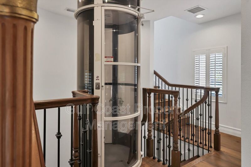 Exclusive Bird Key Waterfront Estate – 5BR Luxury Annual Rental property image