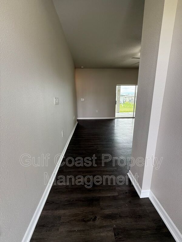 1716 NW 12th Terrace property image