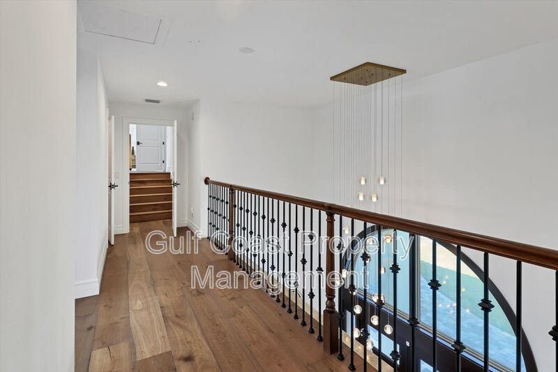 Exclusive Bird Key Waterfront Estate – 5BR Luxury Annual Rental property image