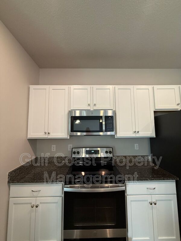 1716 NW 12th Terrace property image