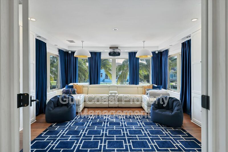 Exclusive Bird Key Waterfront Estate – 5BR Luxury Annual Rental property image