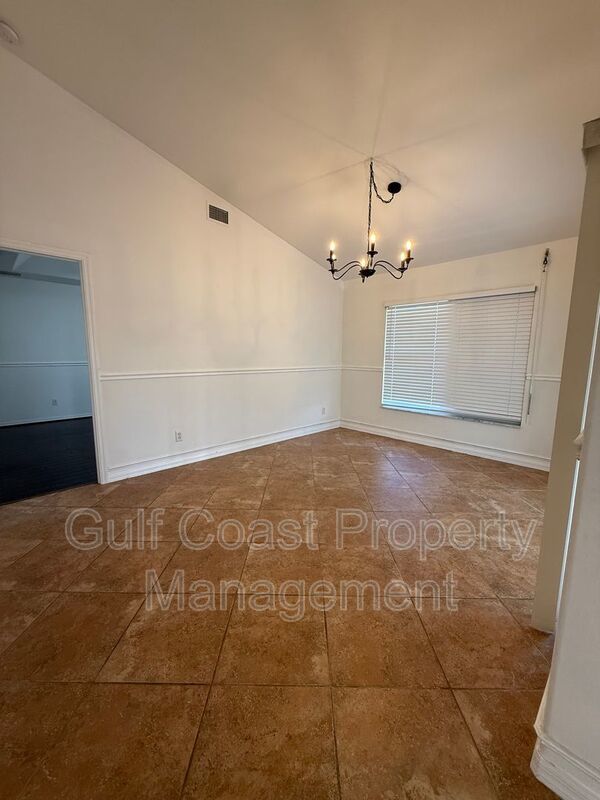 2725 Chiquita Blvd property image