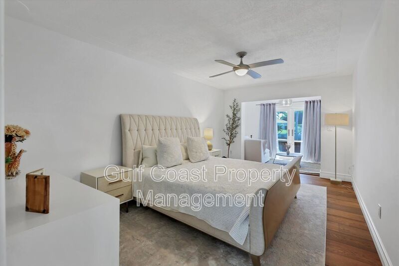 Exclusive Bird Key Waterfront Estate – 5BR Luxury Annual Rental property image