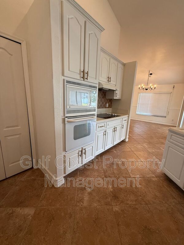 2725 Chiquita Blvd property image