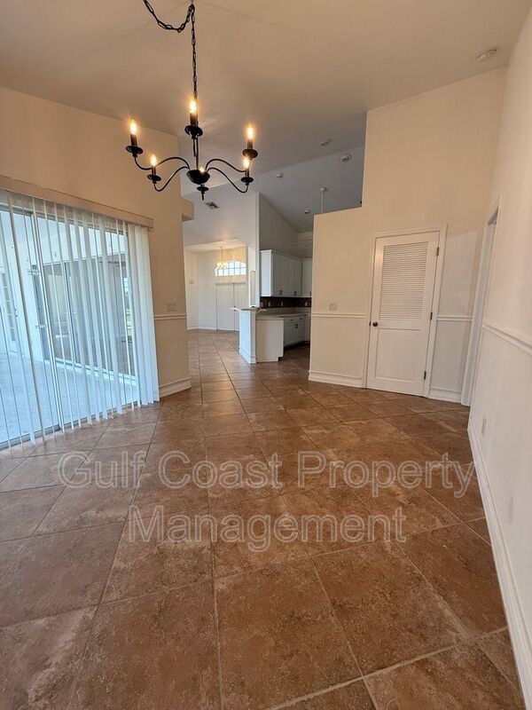 2725 Chiquita Blvd property image