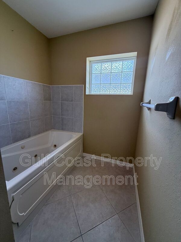 2725 Chiquita Blvd property image