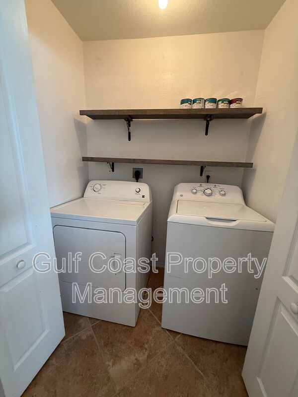 2725 Chiquita Blvd property image