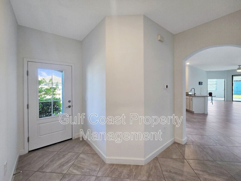 Annual Rental – Move-In Ready in Lorraine Lakes, Lakewood Ranch | 2BR/2BA + Den & 2-Car Garage property image