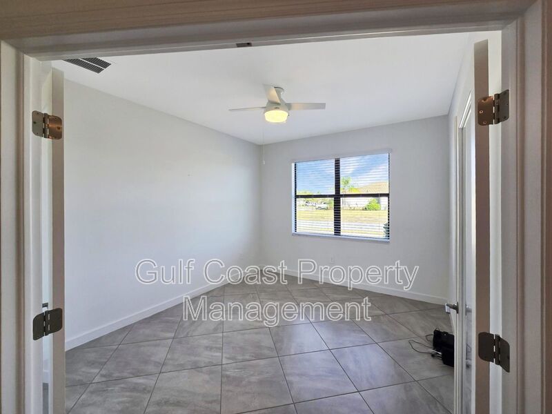 Annual Rental – Move-In Ready in Lorraine Lakes, Lakewood Ranch | 2BR/2BA + Den & 2-Car Garage property image