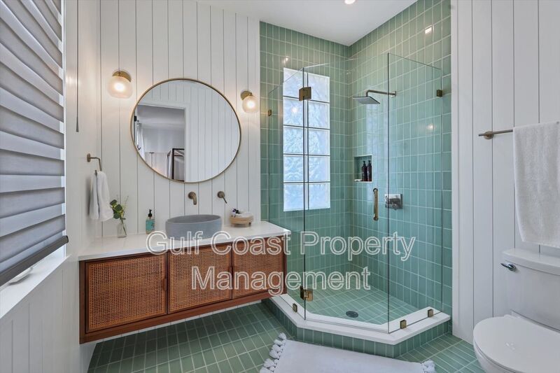 Exclusive Bird Key Waterfront Estate – 5BR Luxury Annual Rental property image
