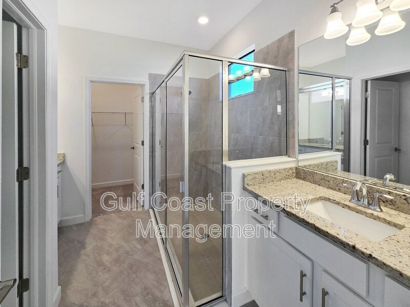 Annual Rental – Move-In Ready in Lorraine Lakes, Lakewood Ranch | 2BR/2BA + Den & 2-Car Garage property image