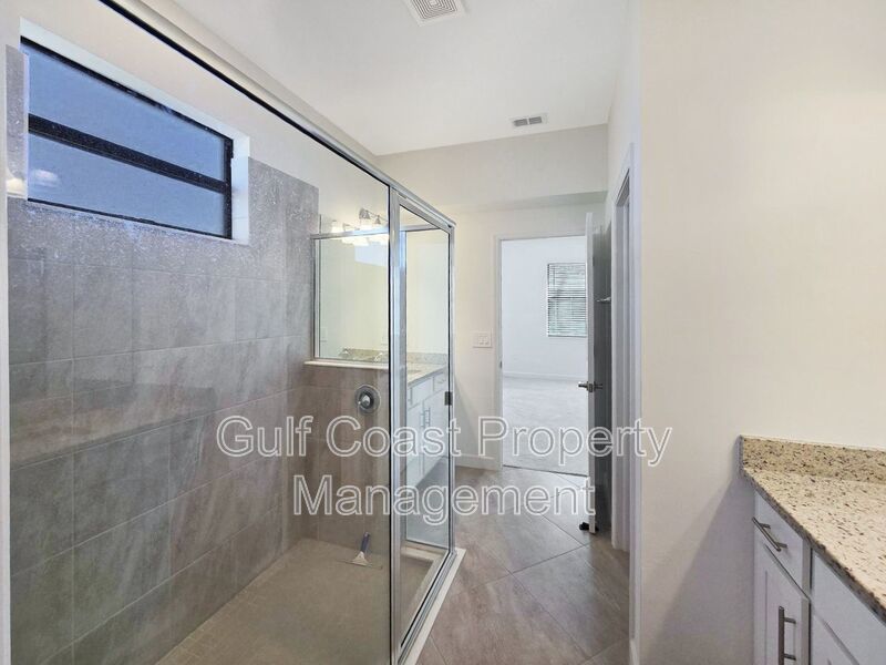 Annual Rental – Move-In Ready in Lorraine Lakes, Lakewood Ranch | 2BR/2BA + Den & 2-Car Garage property image