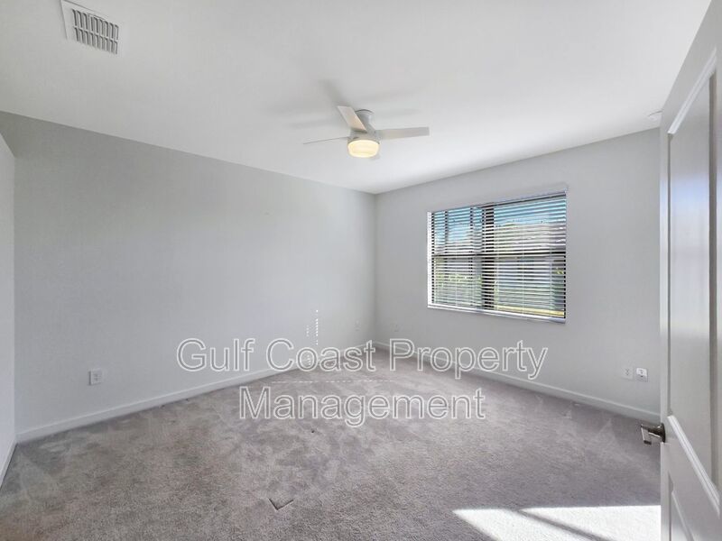 Annual Rental – Move-In Ready in Lorraine Lakes, Lakewood Ranch | 2BR/2BA + Den & 2-Car Garage property image