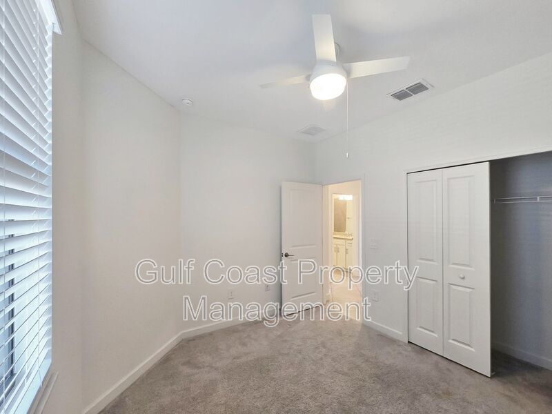 Annual Rental – Move-In Ready in Lorraine Lakes, Lakewood Ranch | 2BR/2BA + Den & 2-Car Garage property image