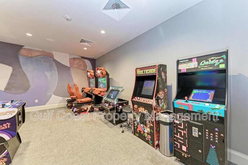 Annual Rental – Move-In Ready in Lorraine Lakes, Lakewood Ranch | 2BR/2BA + Den & 2-Car Garage property image