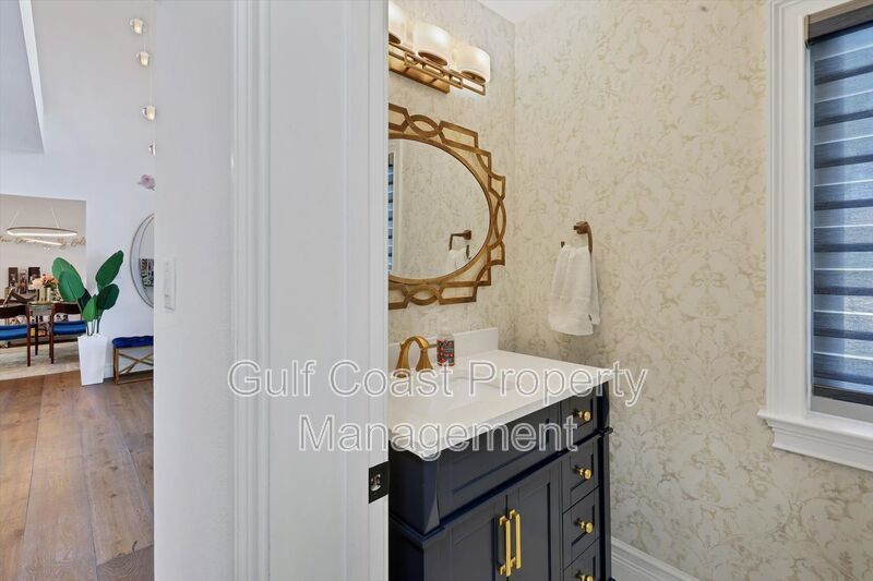 Exclusive Bird Key Waterfront Estate – 5BR Luxury Annual Rental property image