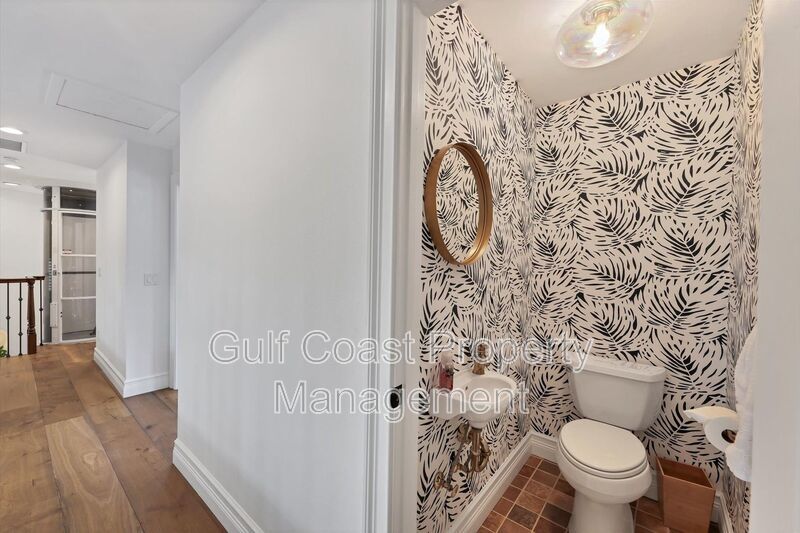 Exclusive Bird Key Waterfront Estate – 5BR Luxury Annual Rental property image