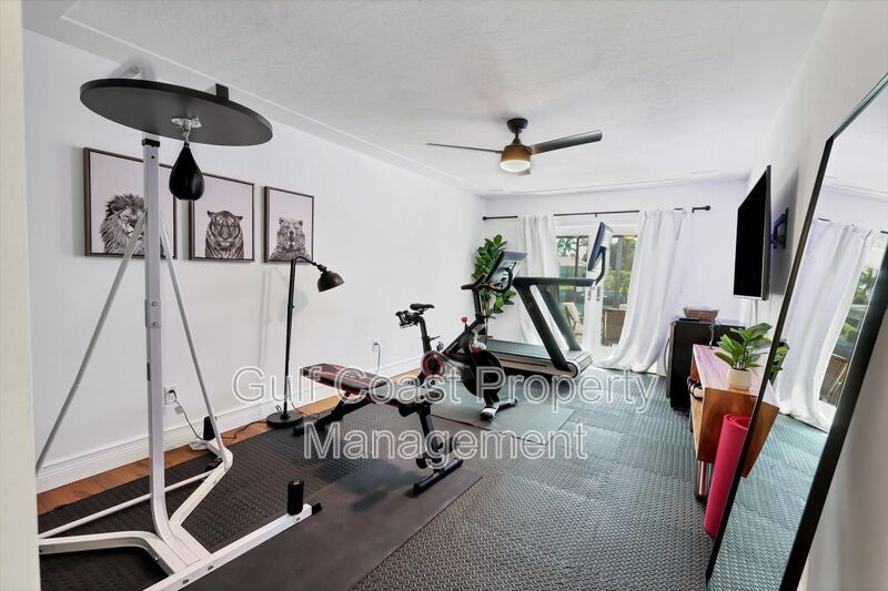 Exclusive Bird Key Waterfront Estate – 5BR Luxury Annual Rental property image