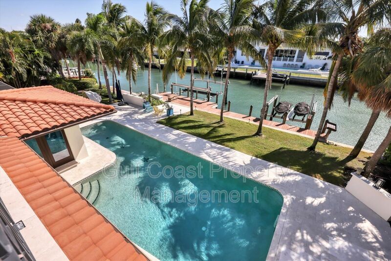 Exclusive Bird Key Waterfront Estate – 5BR Luxury Annual Rental property image