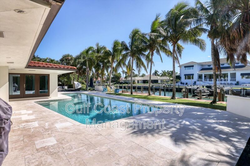 Exclusive Bird Key Waterfront Estate – 5BR Luxury Annual Rental property image