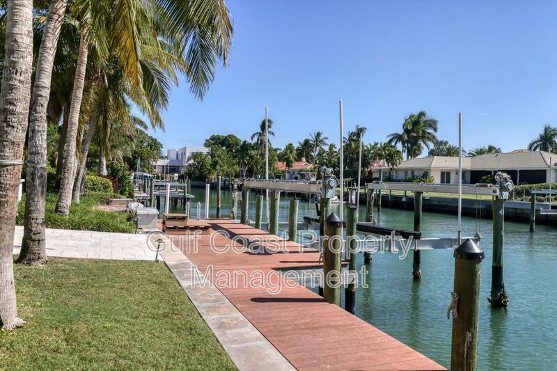 Exclusive Bird Key Waterfront Estate – 5BR Luxury Annual Rental property image