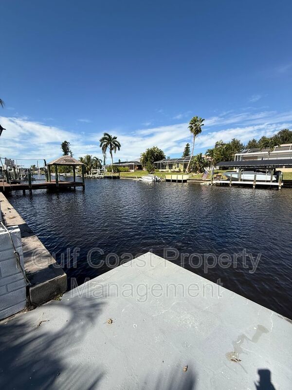 711 SE 33rd Terrace property image