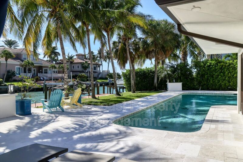 Exclusive Bird Key Waterfront Estate – 5BR Luxury Annual Rental property image