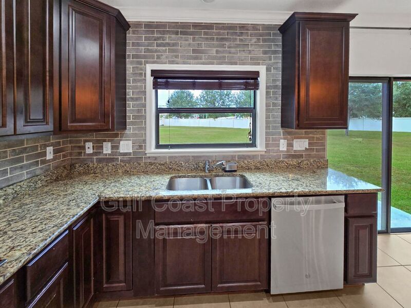 Stunning Annual Rental in Heron Creek | 3BR + Den | Loft | Gourmet Kitchen property image