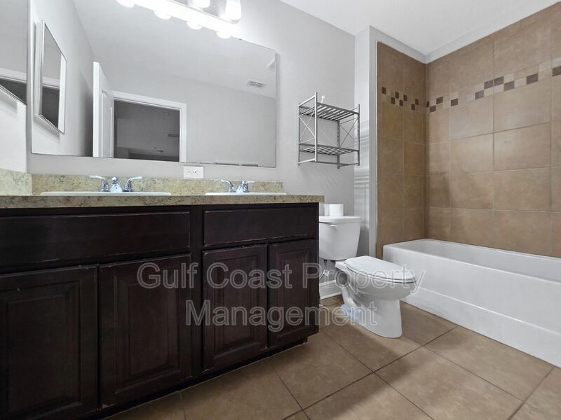 Stunning Annual Rental in Heron Creek | 3BR + Den | Loft | Gourmet Kitchen property image