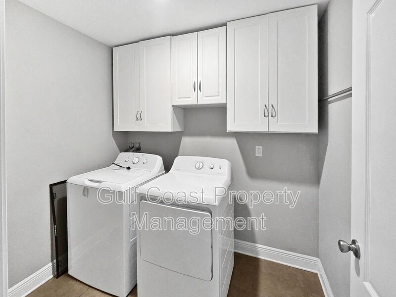 Stunning Annual Rental in Heron Creek | 3BR + Den | Loft | Gourmet Kitchen property image