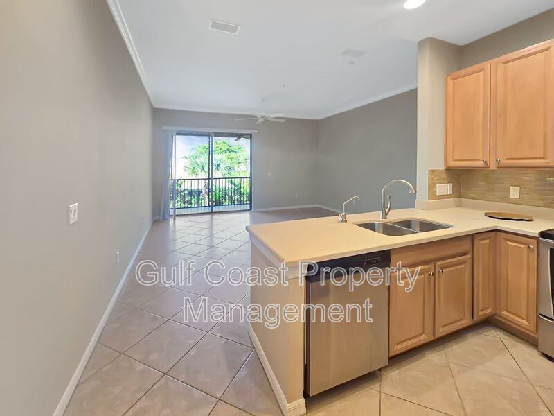Annual rental-2Bed, 2 bath condo with a one car garage in the highly desirable Palma Sola Trace community! property image
