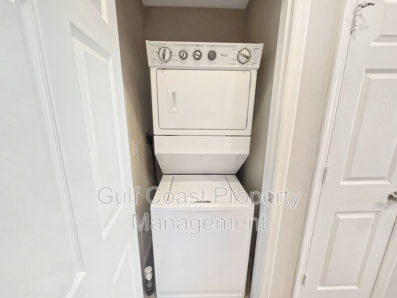 Annual rental-2Bed, 2 bath condo with a one car garage in the highly desirable Palma Sola Trace community! property image