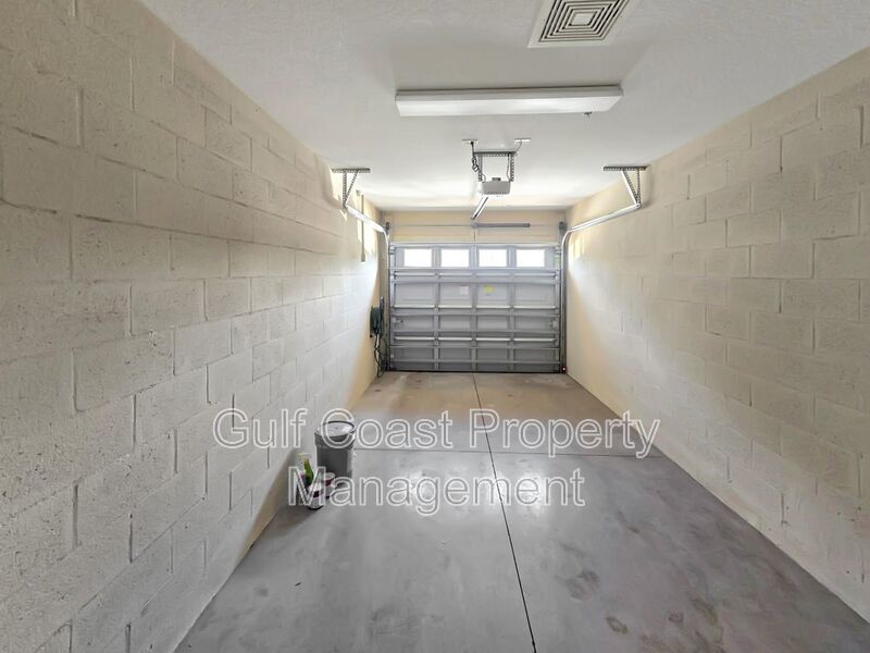 Annual rental-2Bed, 2 bath condo with a one car garage in the highly desirable Palma Sola Trace community! property image