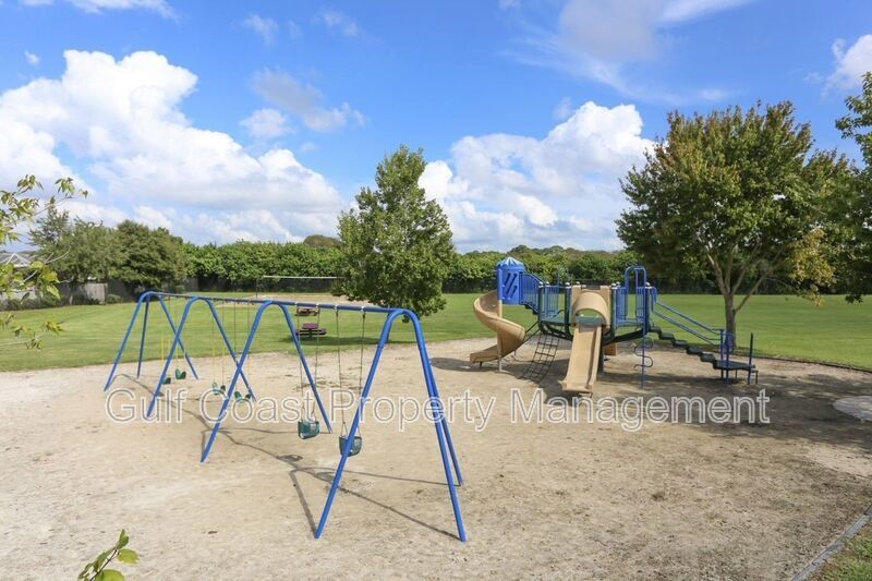 Annual 2BR/2.5BA Townhome in Gated Sabal Harbour that offers Key West Style Living property image