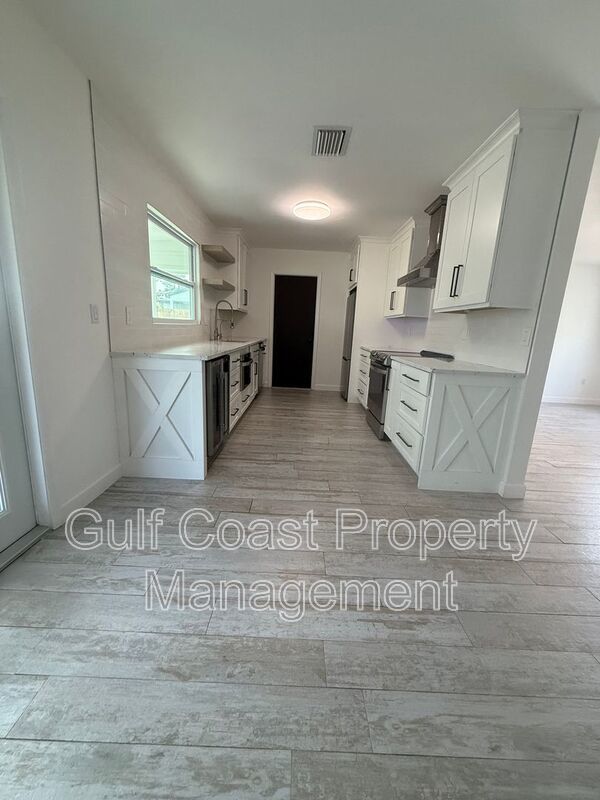 4300 Avanti Cr property image