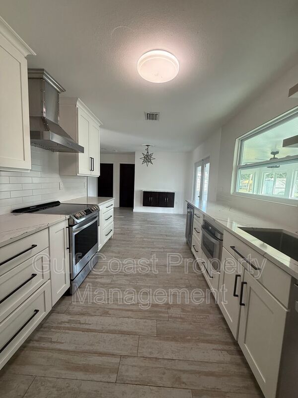4300 Avanti Cr property image