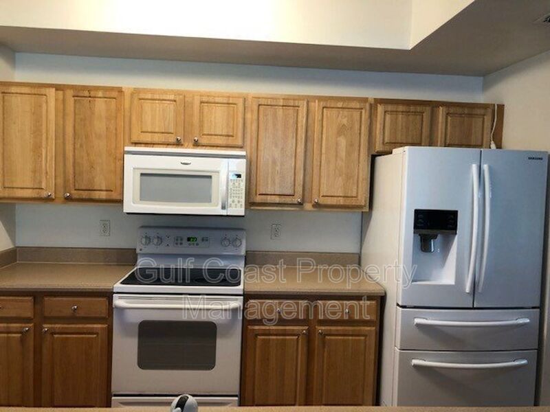 Beautiful First-Floor 3/3 Condo for Annual Rent in Las Palmas property image