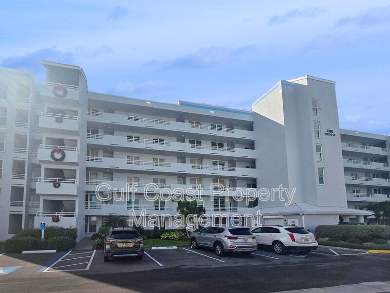 Annual Rental, Pinebrook Golf-Course View 2/2 Condo with Den, Resort-Style Amenities & Prime Location property image