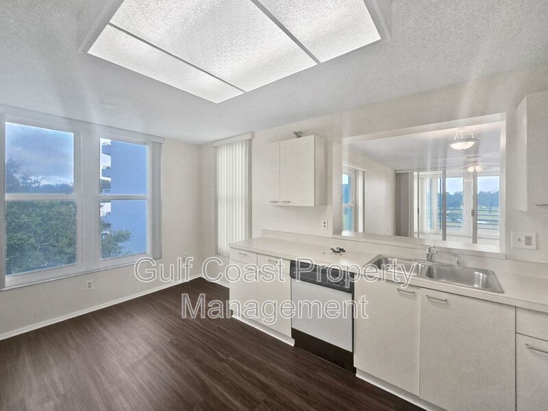 Annual Rental, Pinebrook Golf-Course View 2/2 Condo with Den, Resort-Style Amenities & Prime Location property image