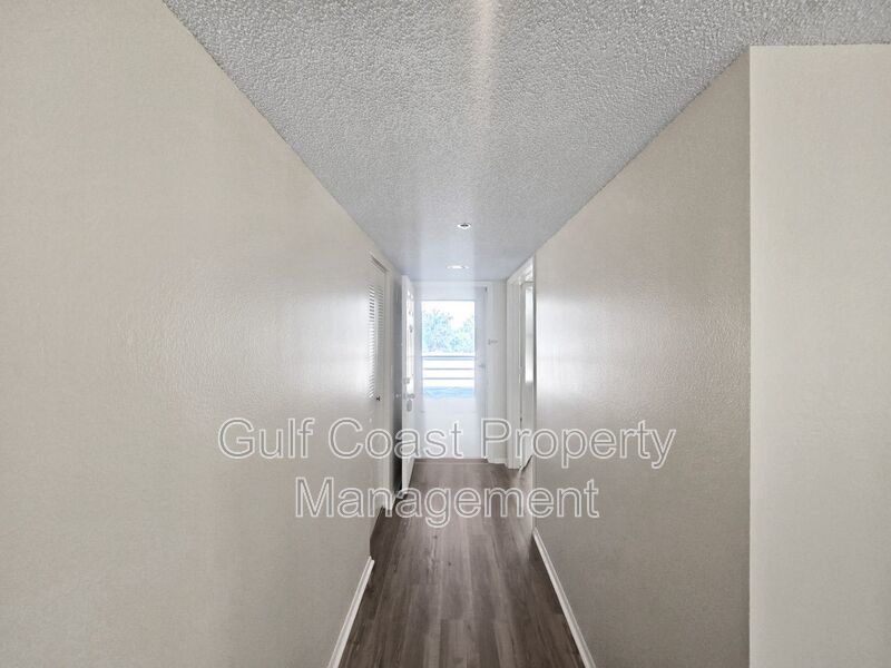 Annual Rental, Pinebrook Golf-Course View 2/2 Condo with Den, Resort-Style Amenities & Prime Location property image