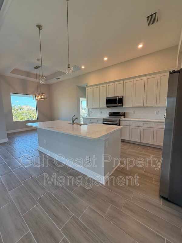 1229 NE 19th Ave property image