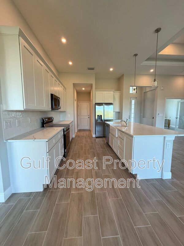 1229 NE 19th Ave property image