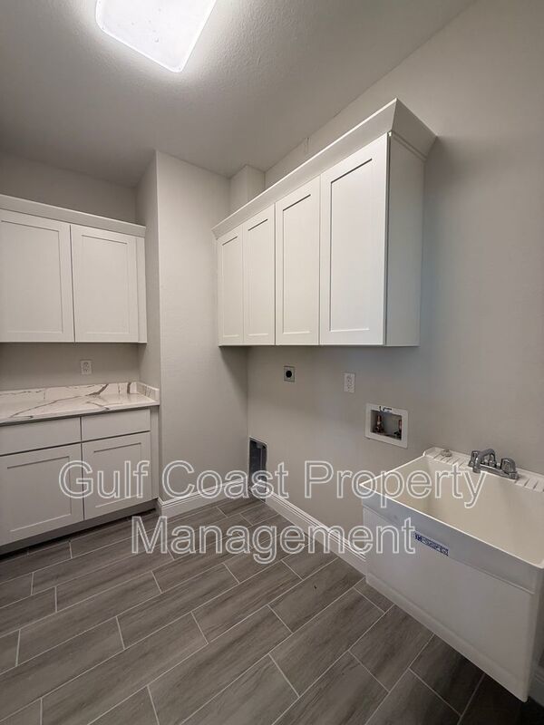 1229 NE 19th Ave property image