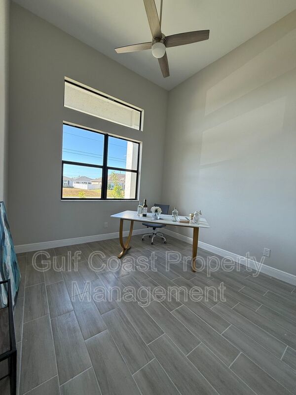 1229 NE 19th Ave property image