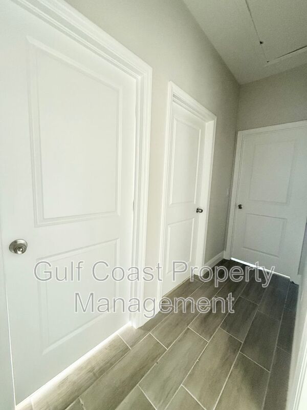 1229 NE 19th Ave property image