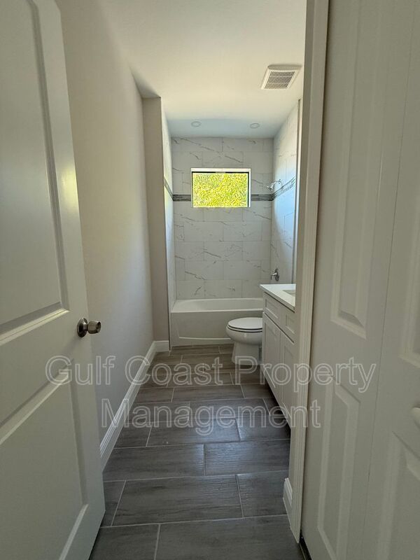 1229 NE 19th Ave property image