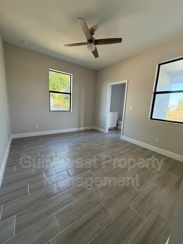 1229 NE 19th Ave property image